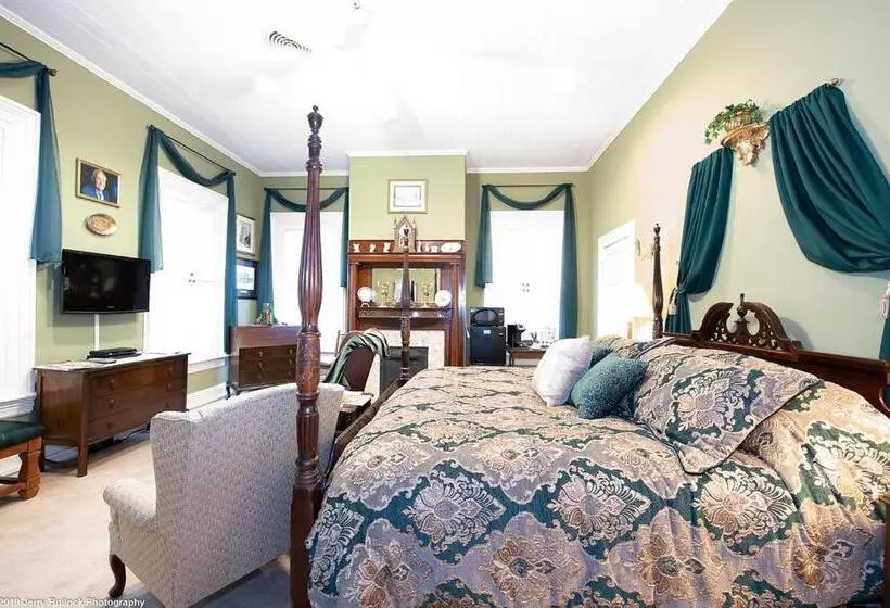 キングサイズベッドのスイートルーム, Page House Bed And Breakfast