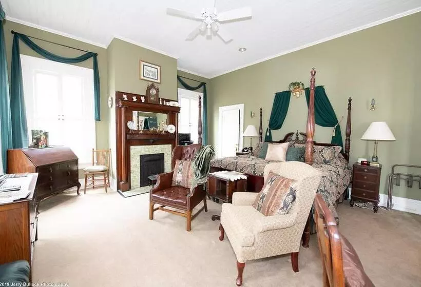 キングサイズベッドのスイートルーム, Page House Bed And Breakfast
