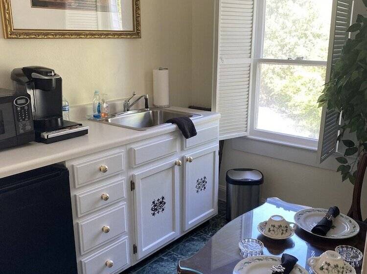 スイート, Page House Bed And Breakfast