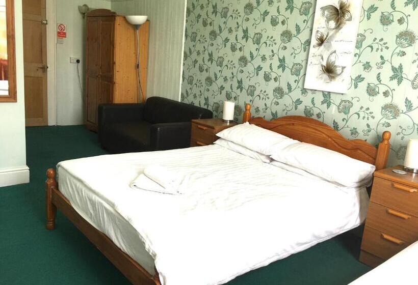 חדר סטנדרט לשלושה, College Guest House