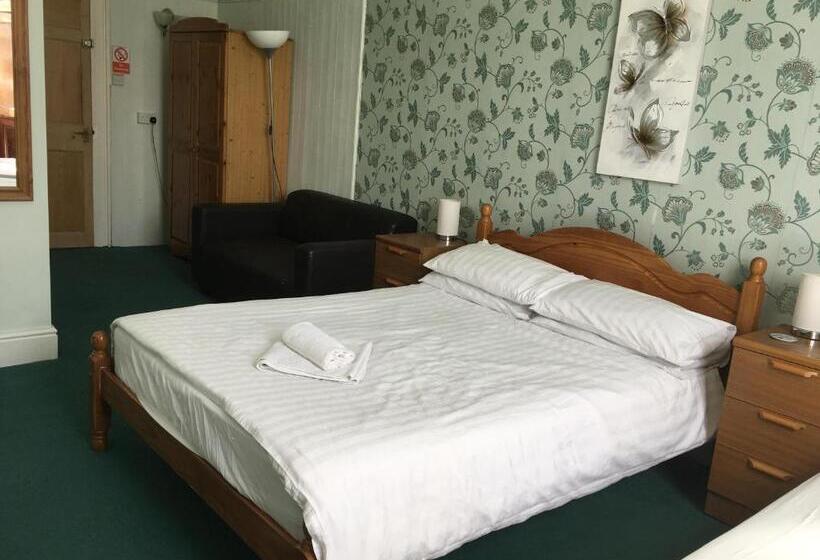 חדר סטנדרט לשלושה, College Guest House