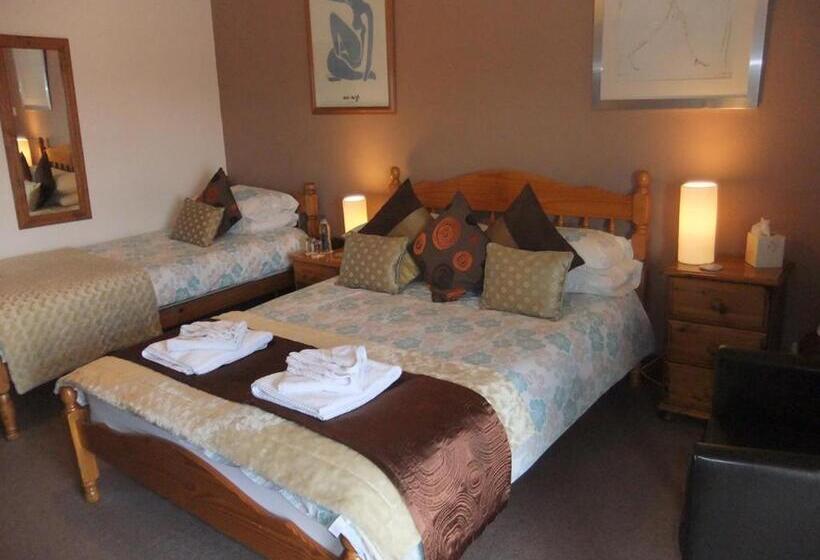 חדר סטנדרט לשלושה, College Guest House