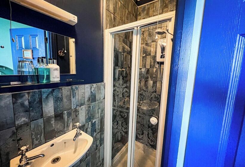 חדר סטנדרט יחיד, Rock House