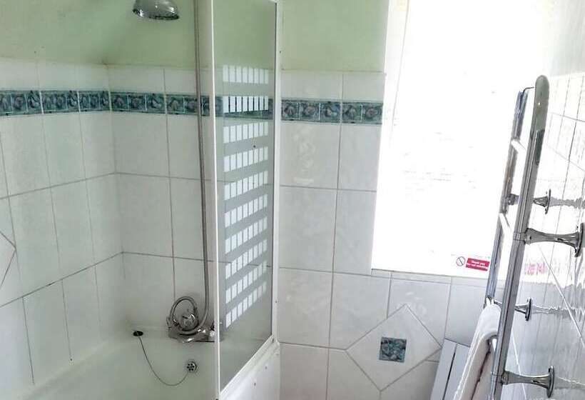 标准单人间共用浴室, Rosemead Guest House