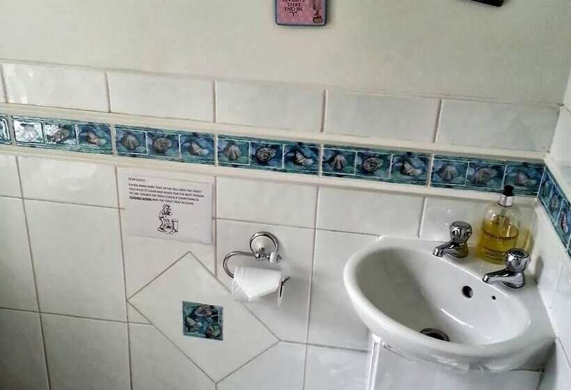 标准单人间共用浴室, Rosemead Guest House