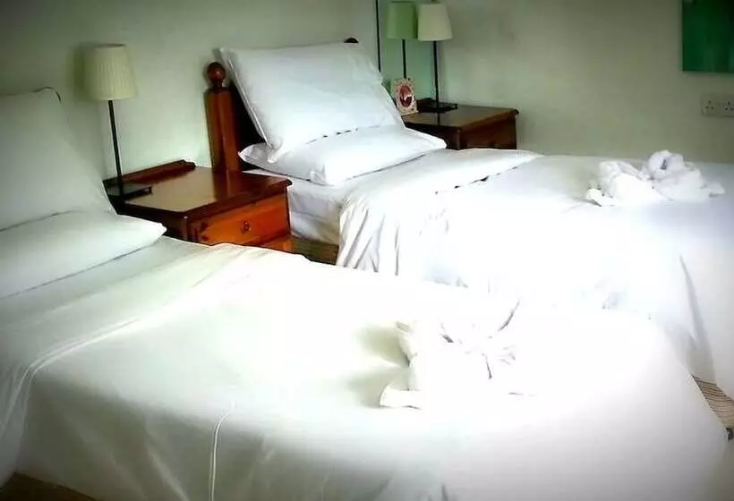 バス共有のスタンダードルーム, Rosemead Guest House