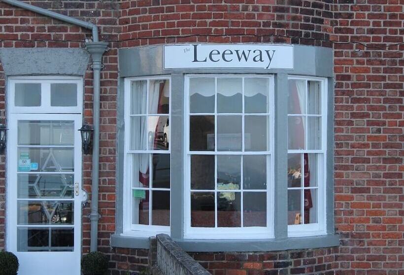 Номер Стандарт Вид на Море, The Leeway