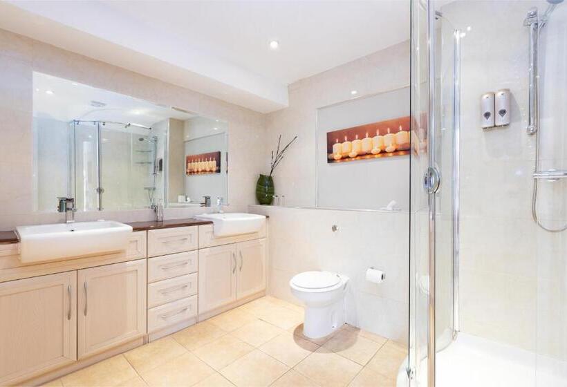 高级家庭房间, The Limes Country Lodge Hotel & Admiral Restaurant