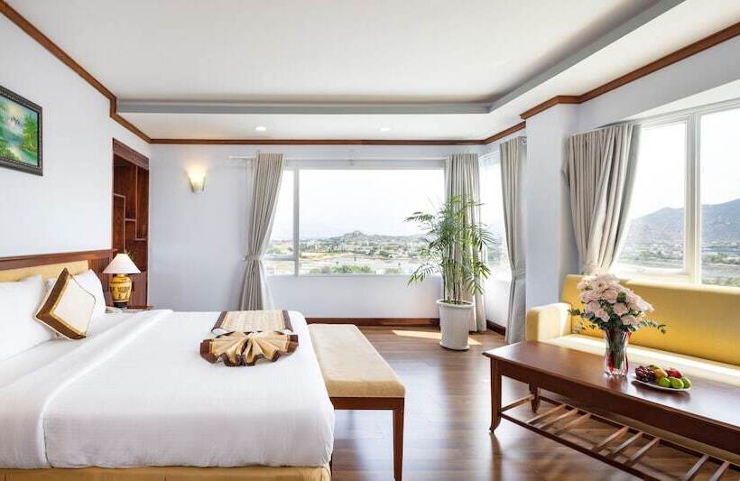 اتاق کلاس بیزنس, Saigon Ninh Chu Hotel & Resort