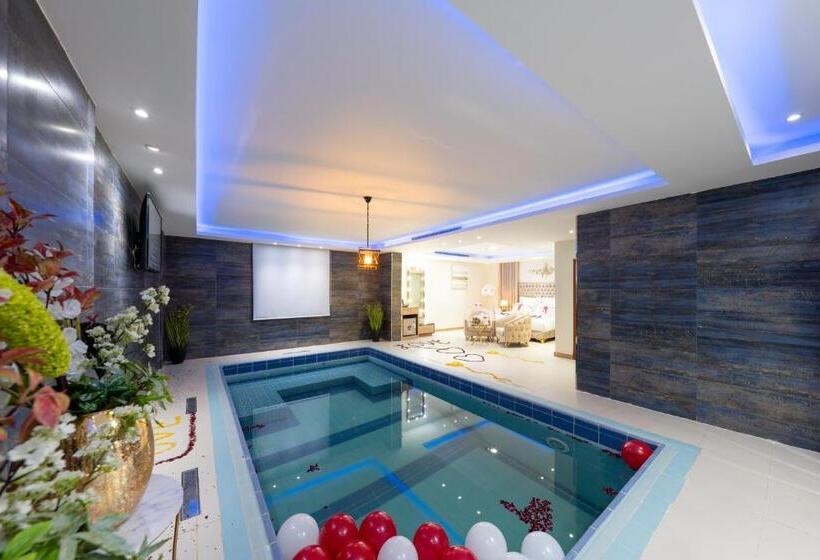 סוויטה עם בריכה, فندق الرؤية الجديدة