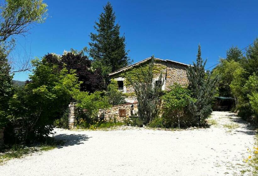 Номер Стандарт Вид на Сад, Le Priolat Des Anges Aux Portes Des Gorges Du Verdon