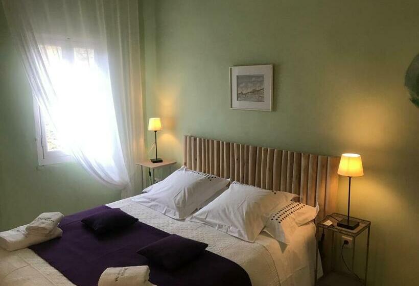 可看到停车场的标准间, Monte Arena Chambre D Hôtes