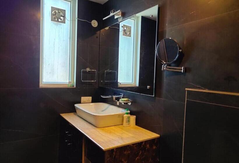 Quarto Familiar, The Lalita S Majestic Pines