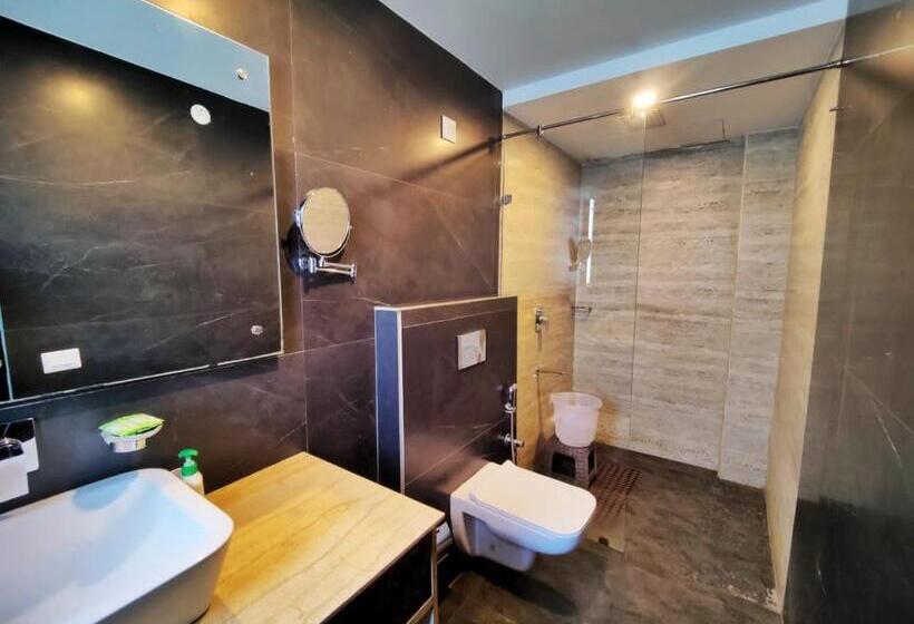 Quarto Familiar, The Lalita S Majestic Pines