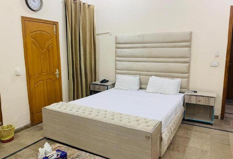 Deluxe Yhden Hengen Huone, Day In One