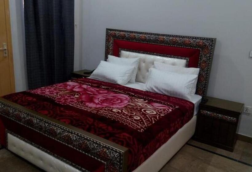 Deluxe Yhden Hengen Huone, Day In One