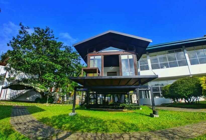 Номер Стандарт Вид на Горы, Kolonne Riverside Garden