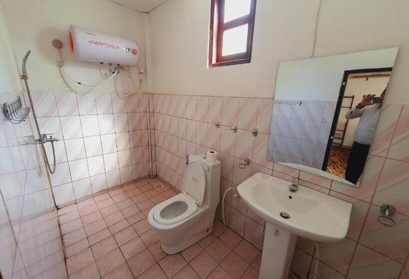 庭の見えるスタンダードトリプルルーム, Kolonne Riverside Garden