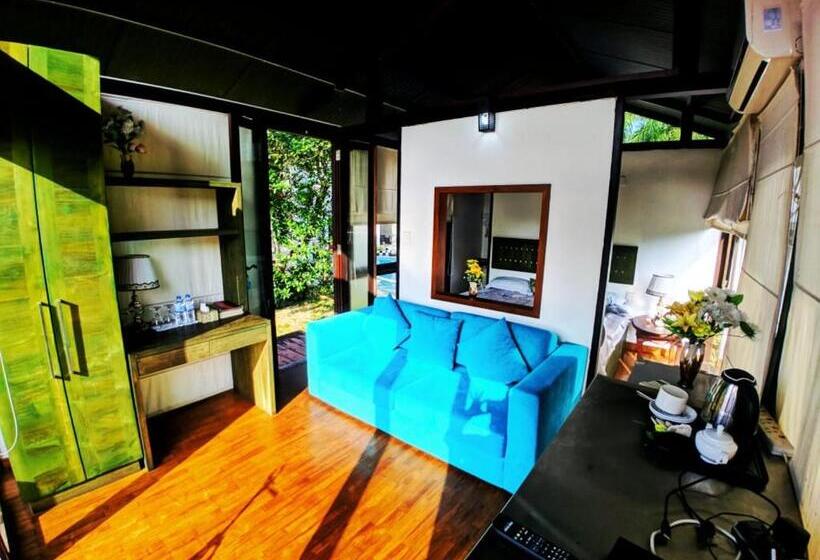 マウンテンビュースタンダードルーム, Kolonne Riverside Garden