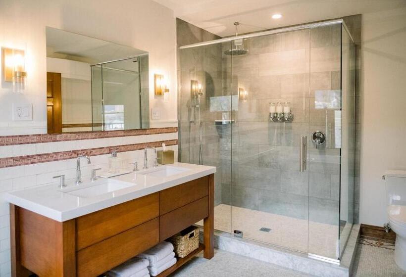 キングサイズベッドのスタンダードルーム, Wilbur Mansion