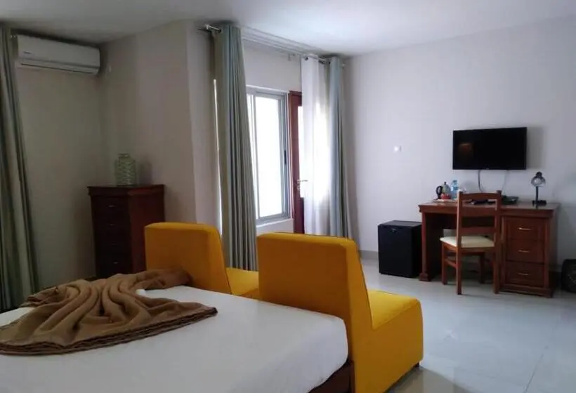 اتاق لوکس با بالکن, Inhambane Hotel Escola