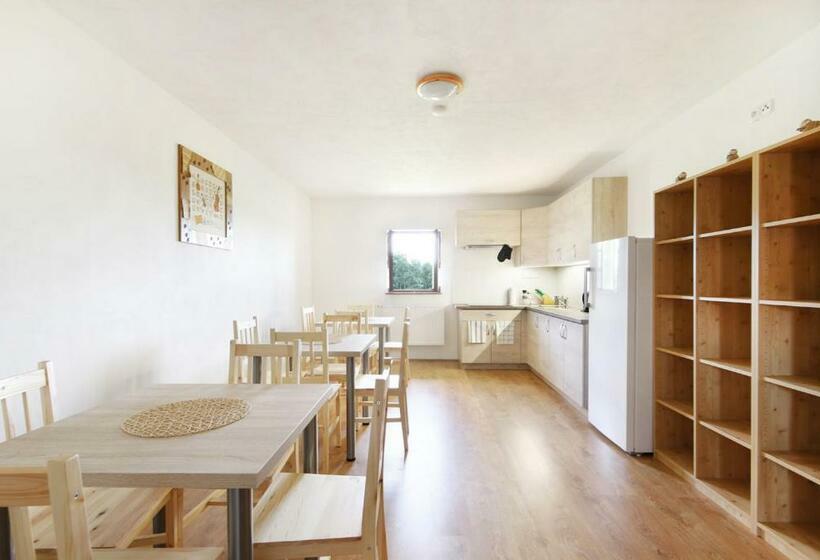 家庭间, Statek Selský Dvůr