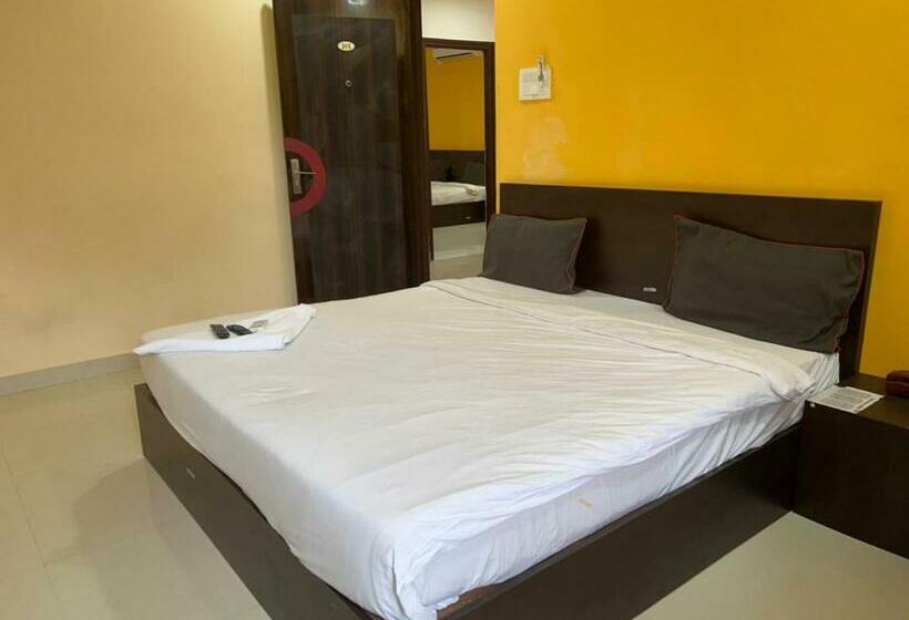 豪华房间, Srirama Empire