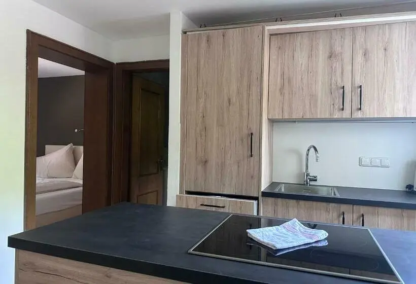 ２ベッドルームアパートメント, Haus Tirol
