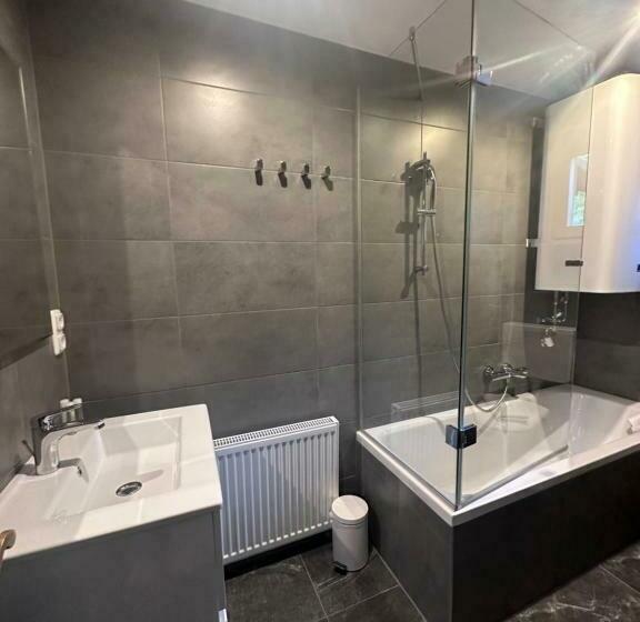 2ベッドルームアパートメント, Haus Tirol