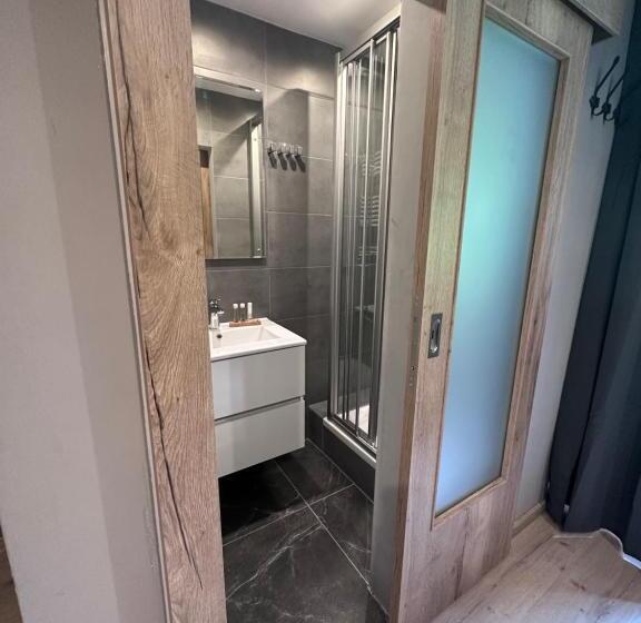 スタンダードルーム, Haus Tirol