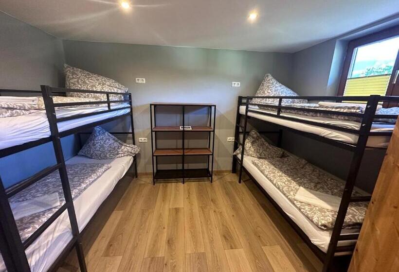 اتاق استاندارد چهار تخته, Haus Tirol