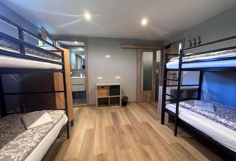 スタンダード4人部屋, Haus Tirol