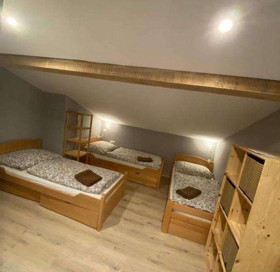 バルコニー付きスタンダードトリプルルーム, Haus Tirol