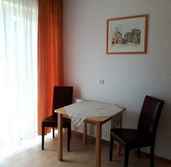 Huoneisto 1 Makuuhuone Parveke, Pension Asteria
