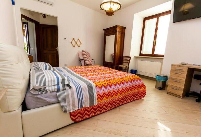 Номер Стандарт Трехместный, La Colomba B&b