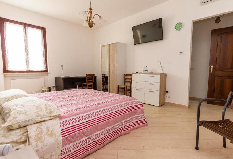 Номер Стандарт Трехместный, La Colomba B&b