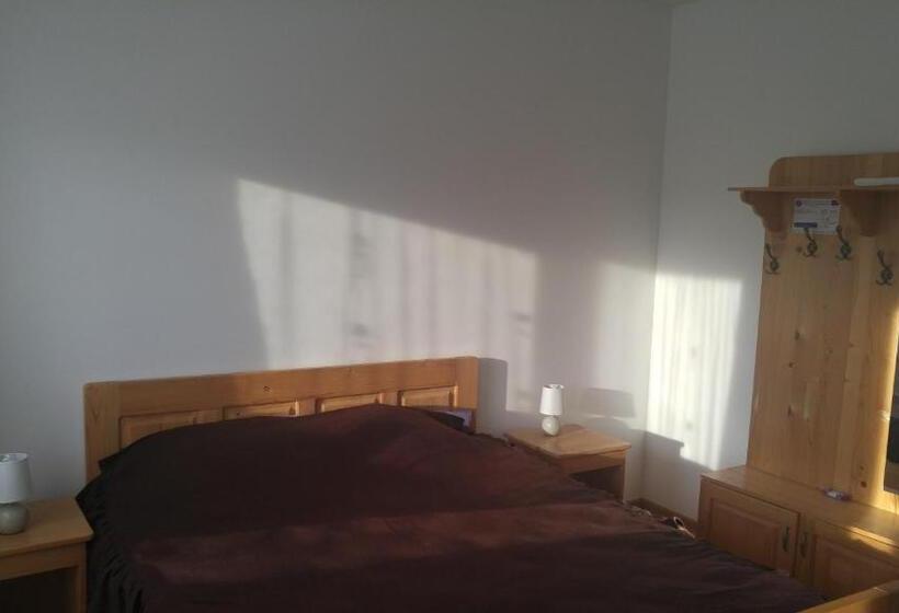 Номер Стандарт, Pensiunea Casa Vanatorului