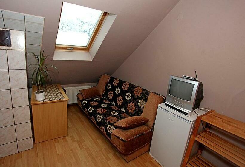 スタンダード４人部屋, Schronisko Młodzieżowe W Jabłonkach