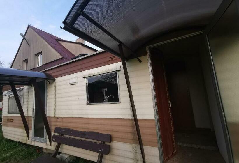 家族用バンガロー, Schronisko Młodzieżowe W Jabłonkach