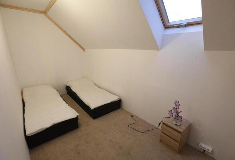 スタンダードスタジオ, Schronisko Młodzieżowe W Jabłonkach