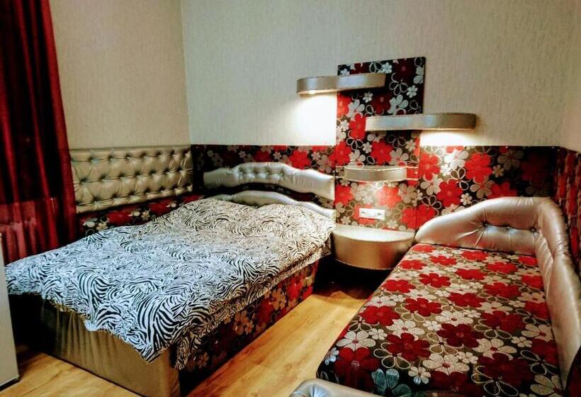 Pokój Standard Trzyosobowy, хотел сакар