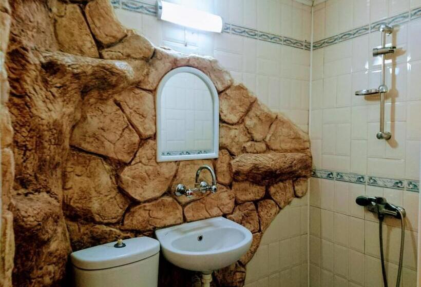 Pokój Standard Trzyosobowy, хотел сакар