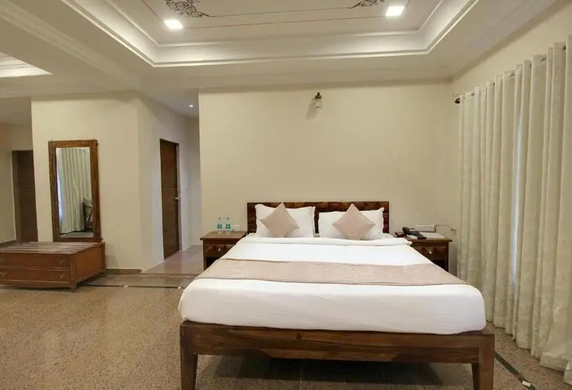 キングサイズベッドのスタンダードルーム, Kumbhalgarh Fort Resort