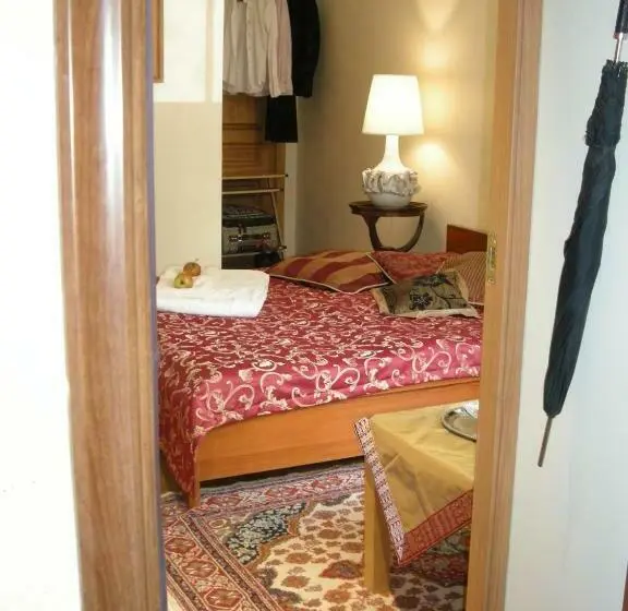 اتاق استاندارد, Guest Room In Old Town