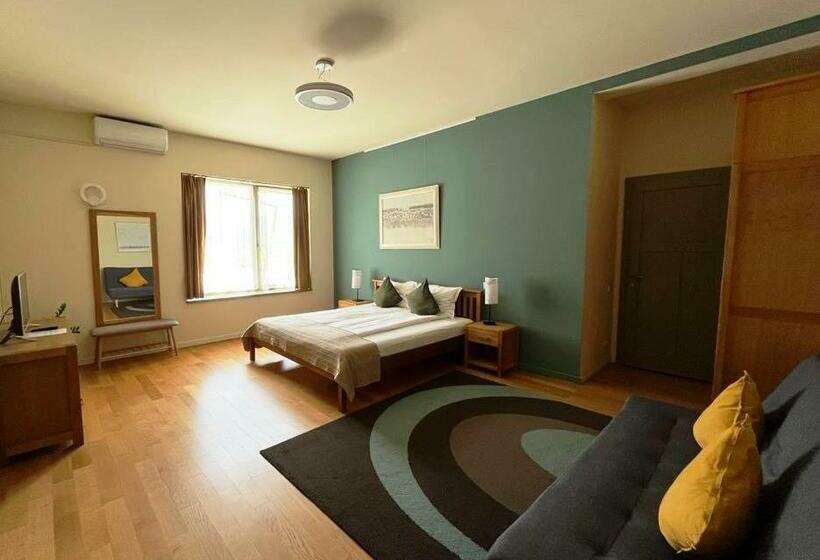 장애인을 위한 킹사이즈 침대 스탠다드 룸, Harmonia Mundi