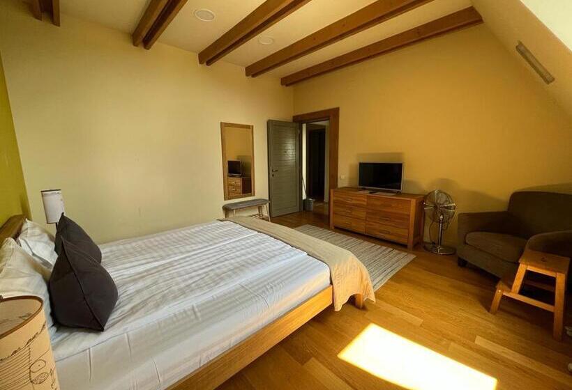 패밀리 스위트, Harmonia Mundi