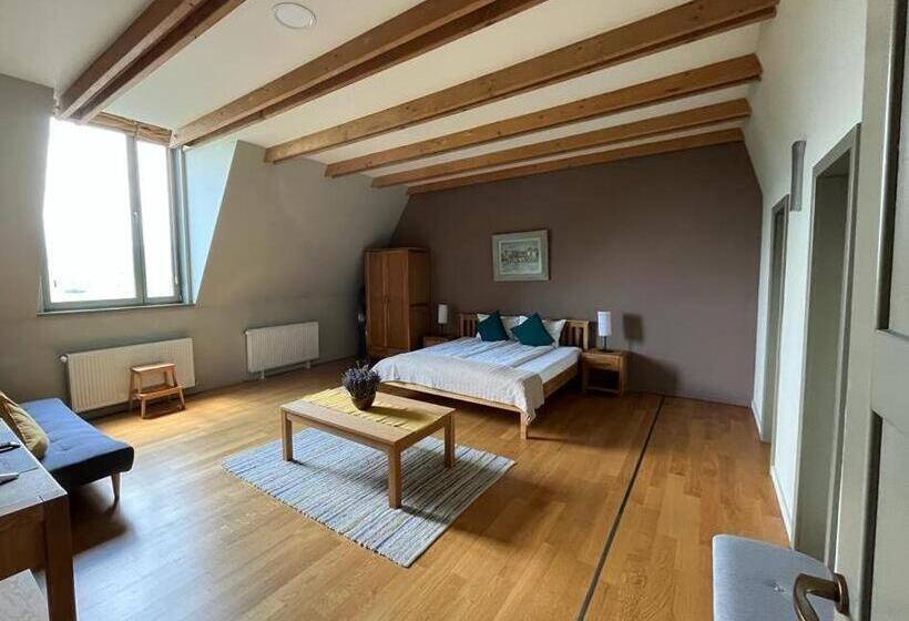 패밀리 스위트, Harmonia Mundi