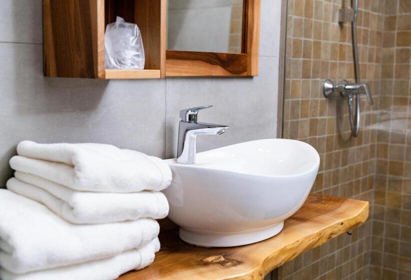 스탠다드 룸, Harmonia Mundi