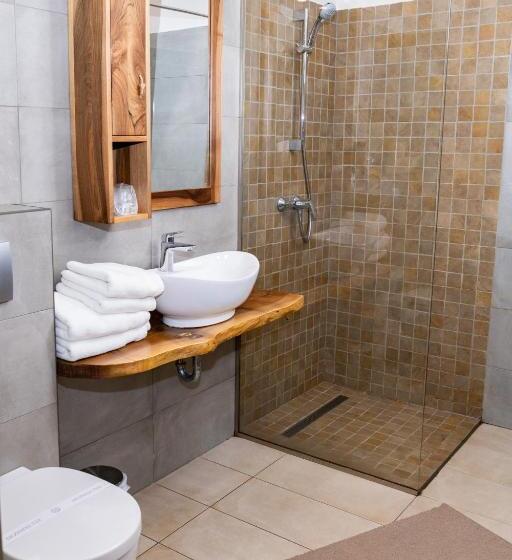 스탠다드 룸, Harmonia Mundi