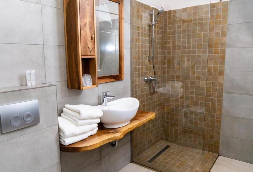 스탠다드 룸, Harmonia Mundi